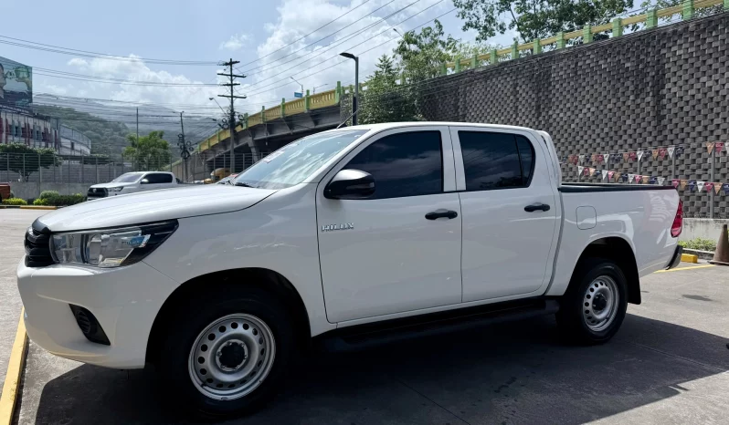 TOYOTA HILUX PICKUP 2026 SUPER BLANCO lleno