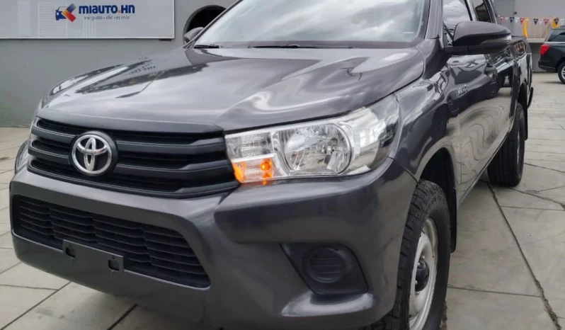 TOYOTA HILUX PICKUP 2021 GRIS METÁLICO lleno