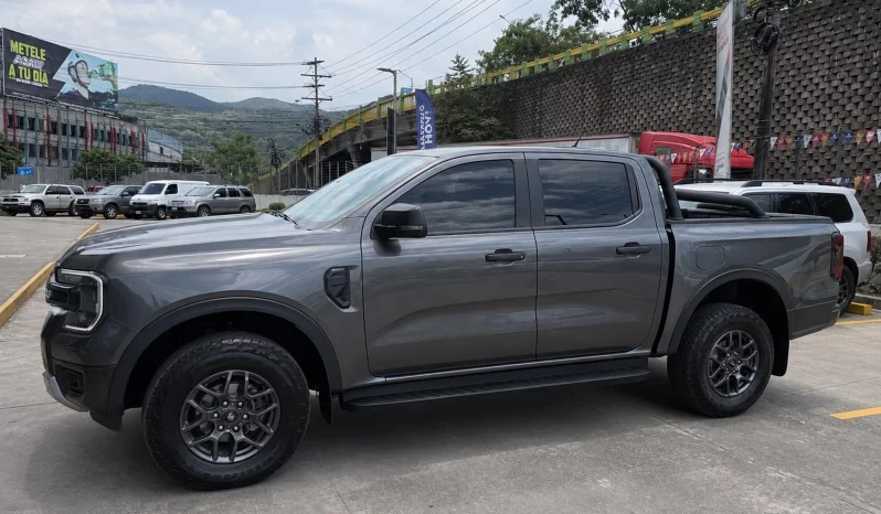 FORD RANGER PICK UP 2025 GRIS CARBÓN lleno
