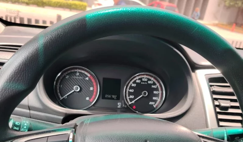 MITSUBISHI L200 PICKUP 2023 PLATEADO METÁLICO lleno