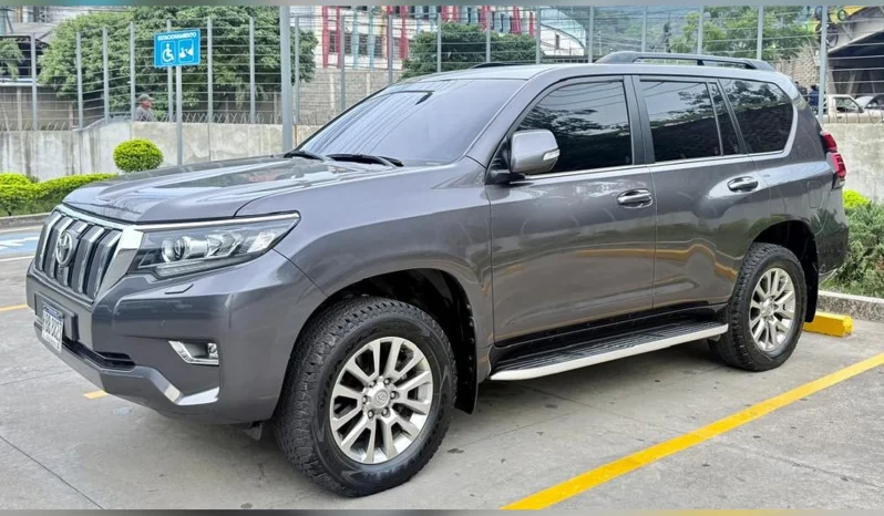 TOYOTA L/C PRADO SUV 2021 GRIS METÁLICO lleno