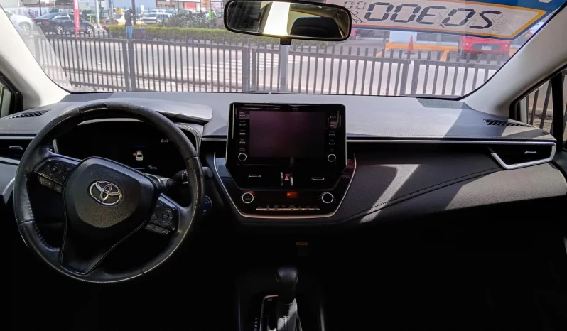 TOYOTA COROLLA SEDÁN 2022 SILVER METÁLICOO lleno
