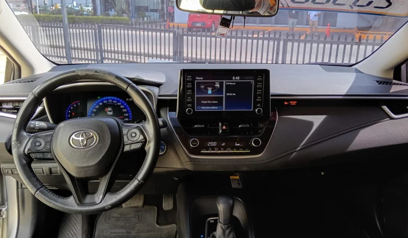 TOYOTA COROLLA SEDÁN 2022 SILVER METÁLICOO lleno