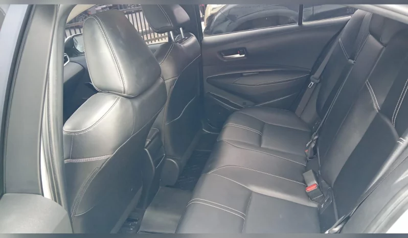 TOYOTA COROLLA SEDÁN 2022 SILVER METÁLICOO lleno