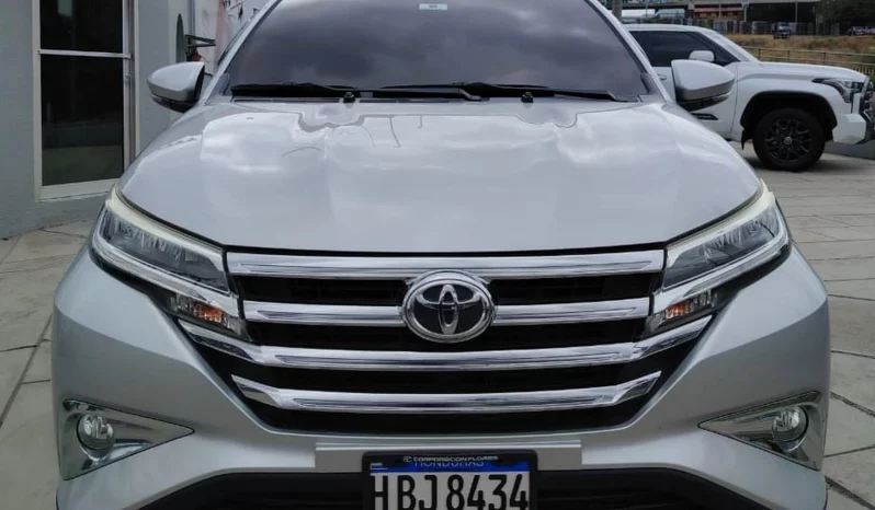 TOYOTA RUSH SUV 2022 SILVER METALICO lleno