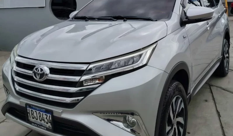 TOYOTA RUSH SUV 2022 SILVER METALICO lleno