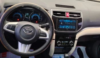 TOYOTA RUSH SUV 2022 SILVER METALICO lleno