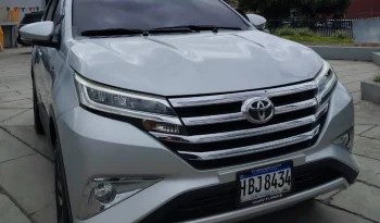 TOYOTA RUSH SUV 2022 SILVER METALICO lleno