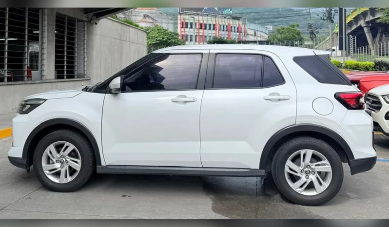 TOYOTA RAIZE SUV 2023 BLANCO PERLA lleno