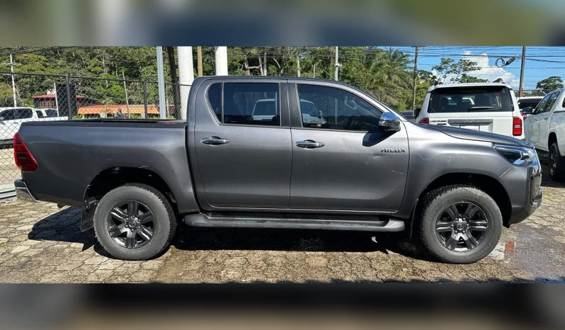 TOYOTA HILUX PICKUP 2022 GRIS lleno