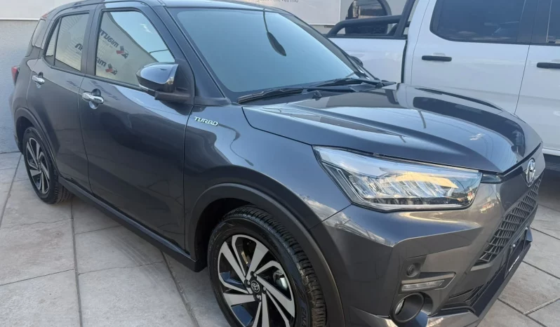 TOYOTA RAIZE SUV 2026 GRIS METÁLICO lleno