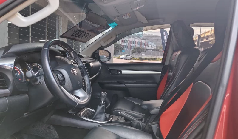 TOYOTA FORTUNER SUV 2024 BLANCO PERLA lleno