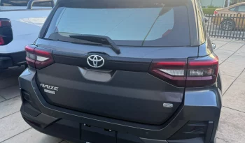TOYOTA RAIZE SUV 2026 GRIS METÁLICO lleno