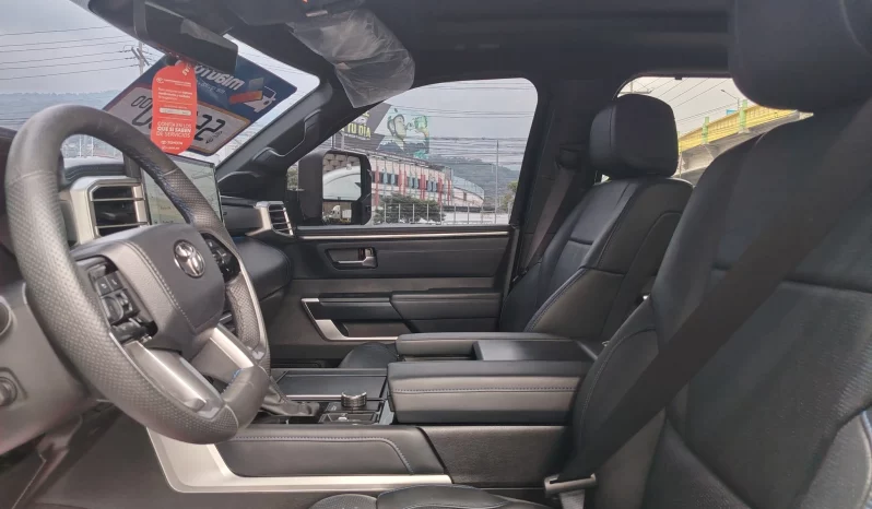 TOYOTA TUNDRA SUV 2023 SILVER MICA METÁLICO lleno