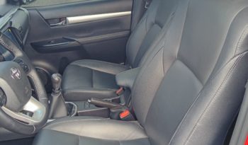 TOYOTA HILUX 2024 ROJO METALICO lleno