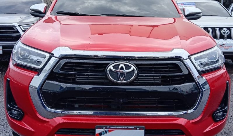 TOYOTA HILUX 2024 ROJO METALICO lleno