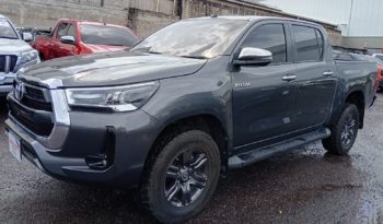 TOYOTA HILUX 2024 GRIS METALICO lleno