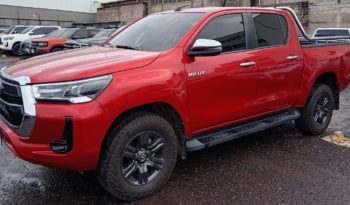 TOYOTA HILUX 2024 ROJO METALICO lleno