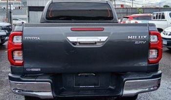 TOYOTA HILUX 2024 GRIS METALICO lleno