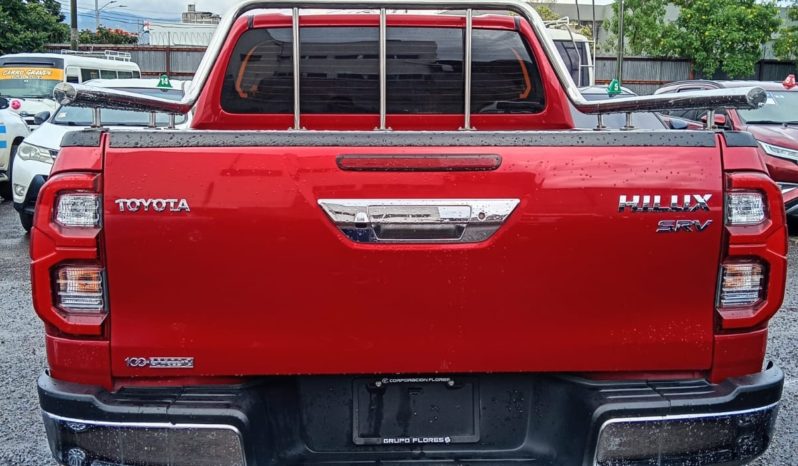 TOYOTA HILUX 2024 ROJO METALICO lleno